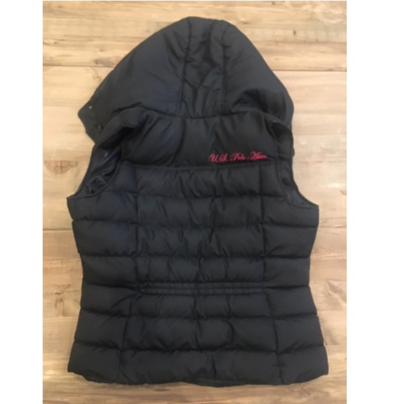 U.S. Polo Assn. Puffy Vest - Picture 2 of 3